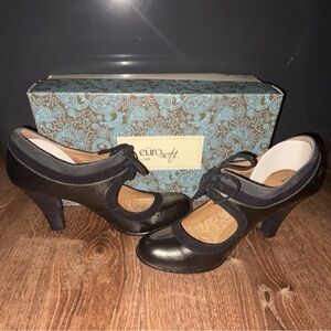 New In Box- EüroSoft By Söfft Women’s Gina Pewter Patent Pumps Size 8